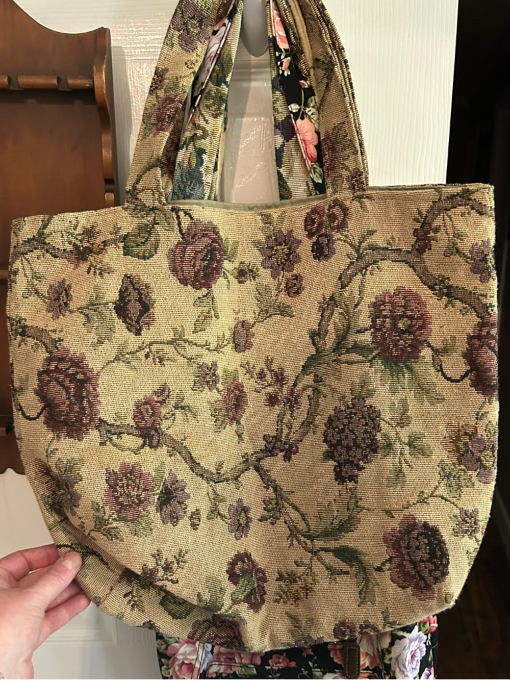 Tapestry Floral Tote Bag in Beige and Mauve